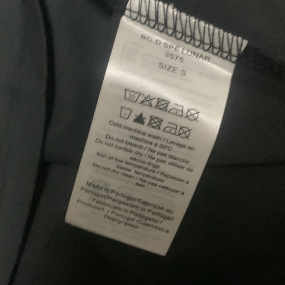 Ganni women’s Tee with Yellow Banana Print - Picture 7 of 7